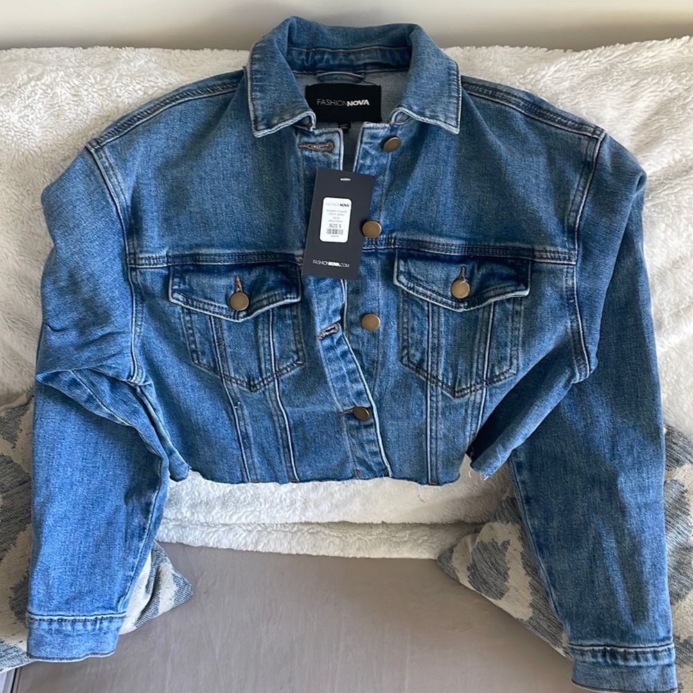 Unworn new Fashion nova crop jean jacket